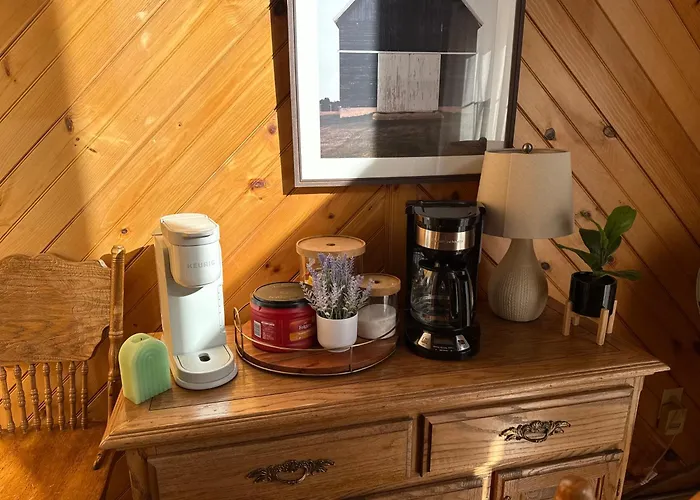 Maggie Valley Cabin With Beautiful Mountain Views, Hottub, Pet Friendly, Gameroom, Fireplace
