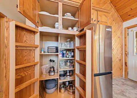With Beautiful Mountain Views, Hottub, Pet Friendly, Gameroom, Fireplace